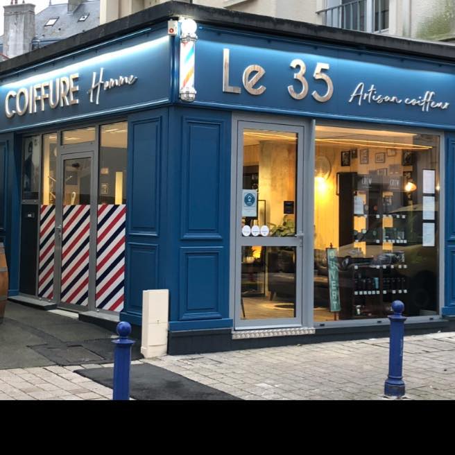 Devanture de LE 35